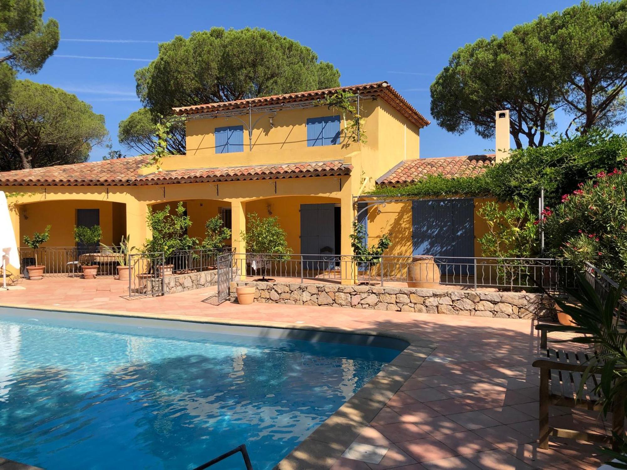 Sous Les Pins Parasols Vidauban Exterior photo