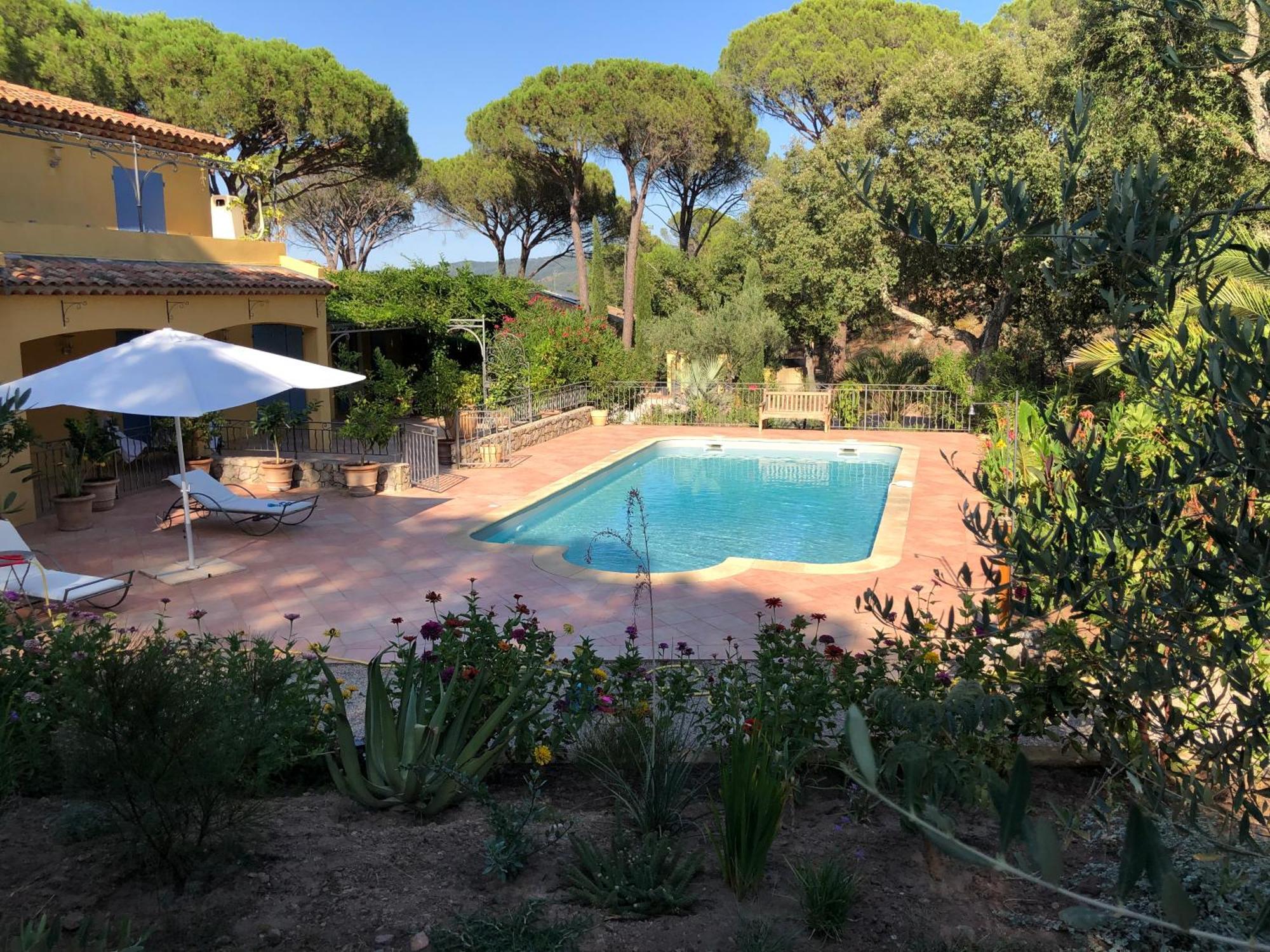 Sous Les Pins Parasols Vidauban Exterior photo