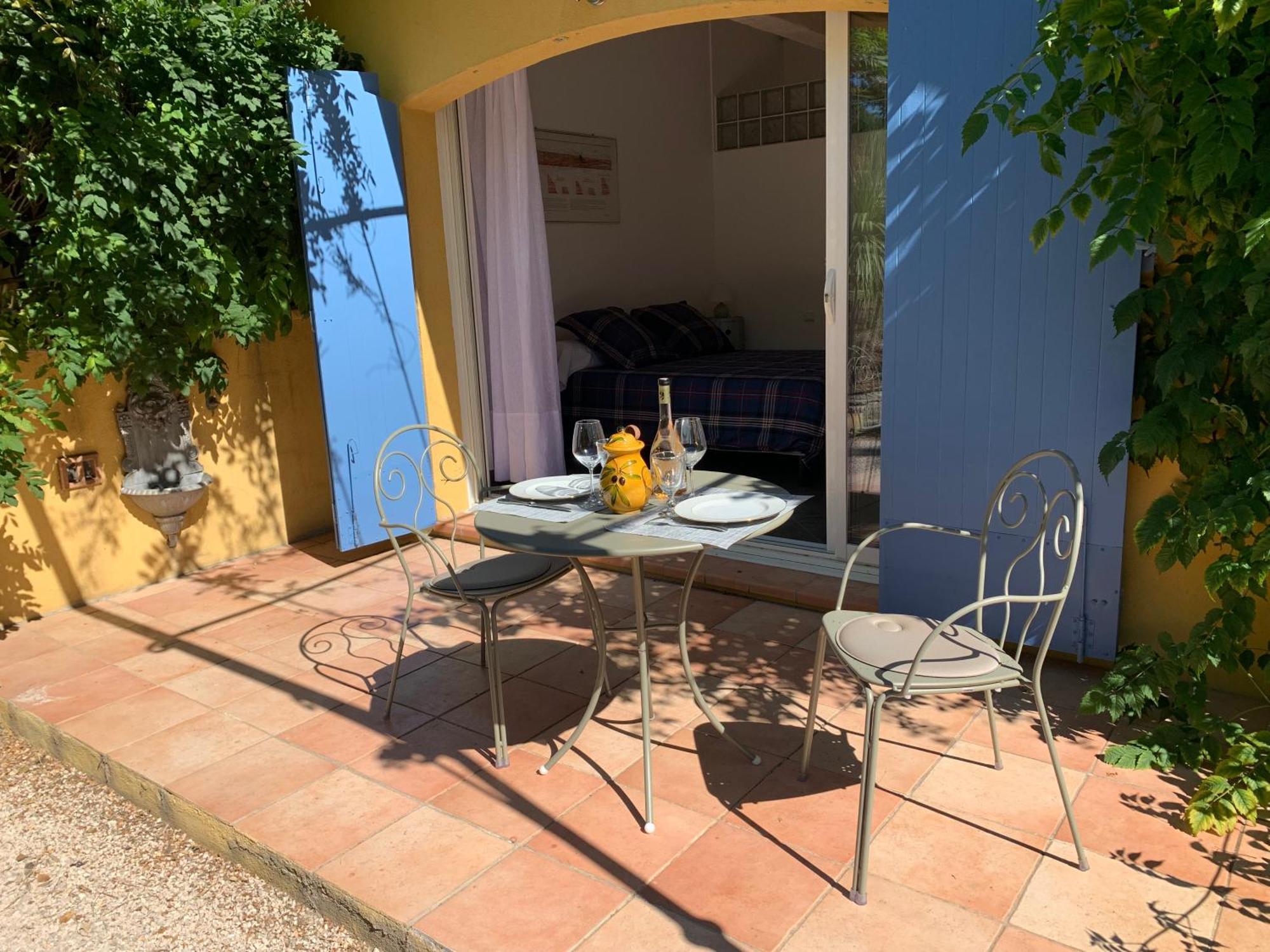 Sous Les Pins Parasols Vidauban Exterior photo